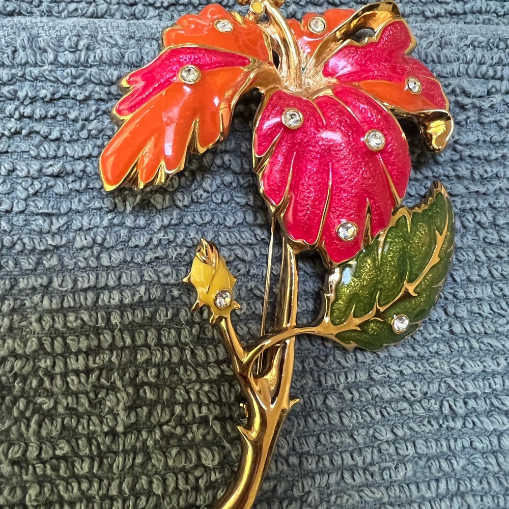 Gorgeous large flower brooch vintage